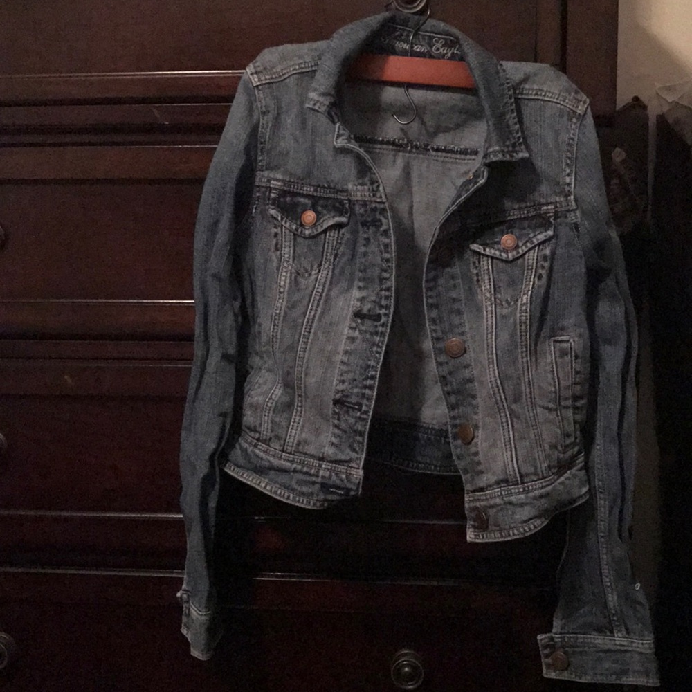 American Eagle cropped jean jacket